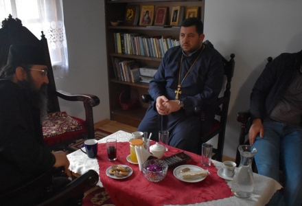 Архимандрит от Оман гостува в Църногорския манастир