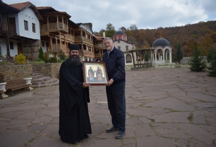 Дипломати от Германия на гости в манастира